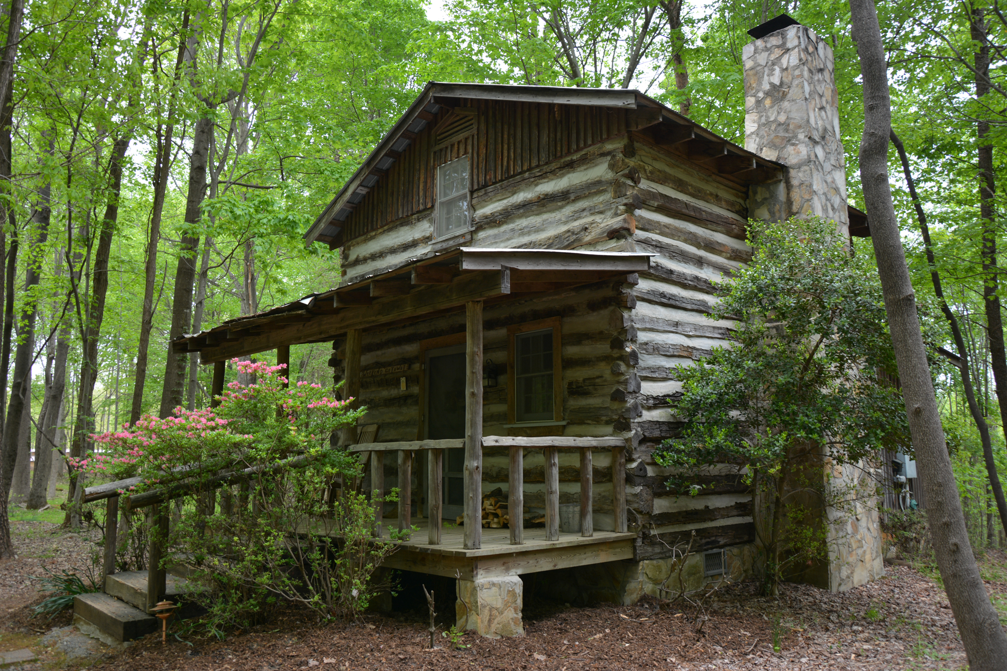 Pilot Knob Inn in Pilot Mountain, North Carolina ...